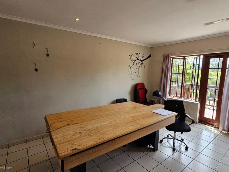 Lovely 2 bedroom Townhouse in a beautiful Eco Estate in Margate - Photo 10