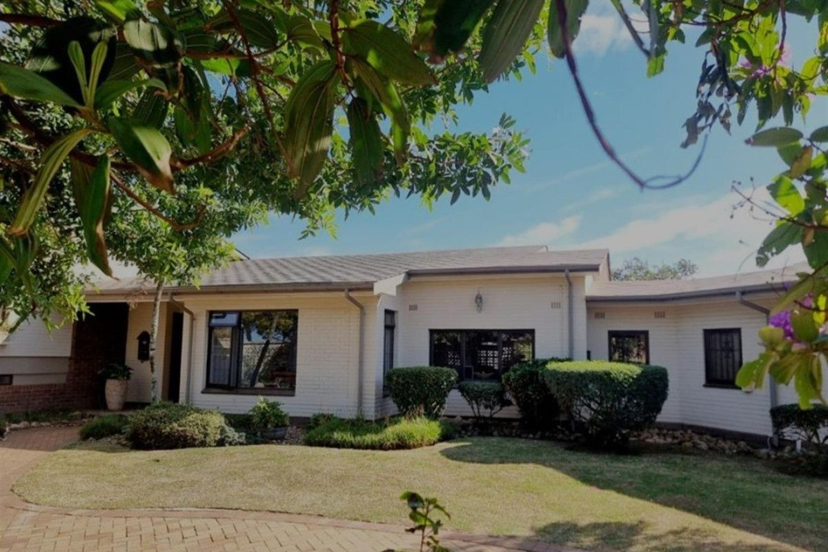 Magnificent Smart Home For Sale , with two flatlets in Shelly Beach - Photo 2