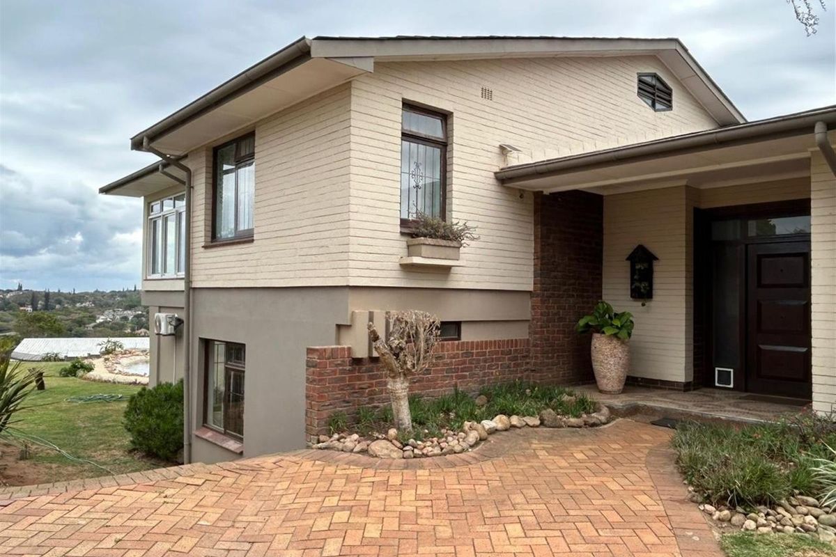 Magnificent Smart Home For Sale , with two flatlets in Shelly Beach - Photo 3