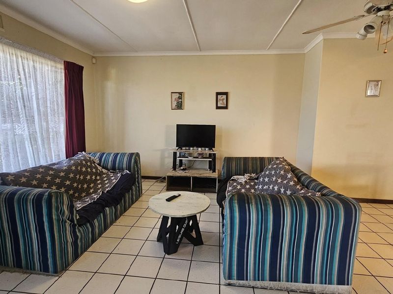 3 Bedroom Apartment For Sale in Margate, KwaZulu Natal - Photo 8