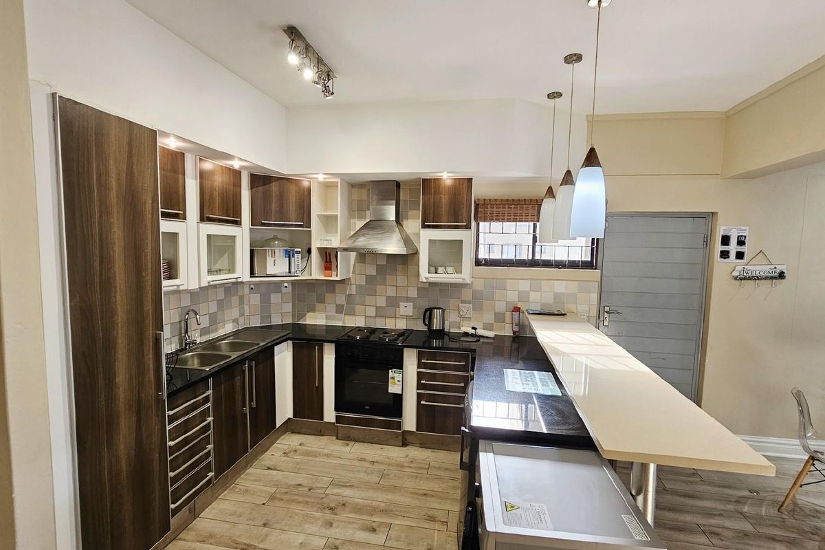 Beautiful Beachfront Apartment For Sale on the Margate Golden Mile, KwaZulu Natal - Photo 5