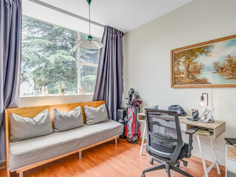 Lovely 2 bed 2 bath with gas stove, inverter, water back-up and magnificent views. - Photo 10