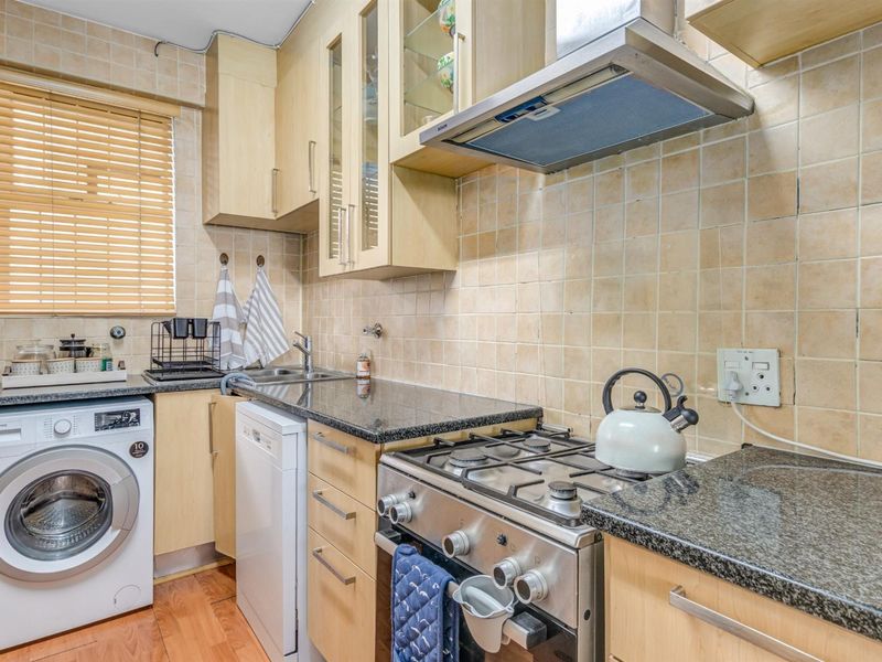 Lovely 2 bed 2 bath with gas stove, inverter, water back-up and magnificent views. - Photo 5