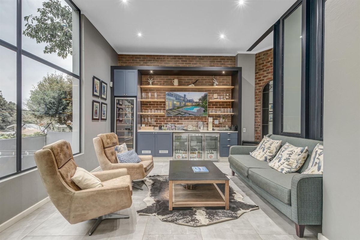 5bed 4bath beautiful home in a Boomed Enclave for Sale in Bryanston - Photo 5