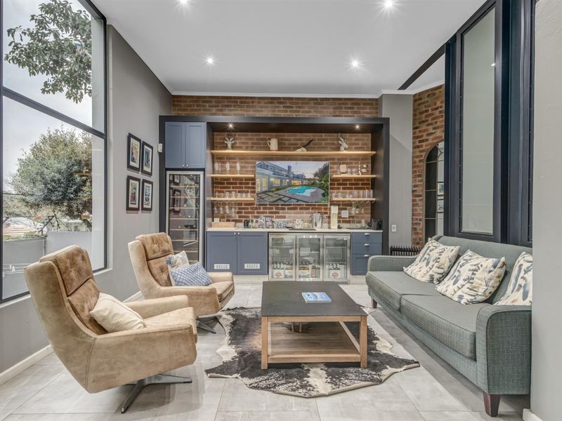 5bed 4bath beautiful home in a Boomed Enclave for Sale in Bryanston - Photo 5