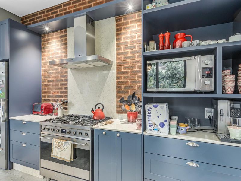 5bed 4bath beautiful home in a Boomed Enclave for Sale in Bryanston - Photo 10