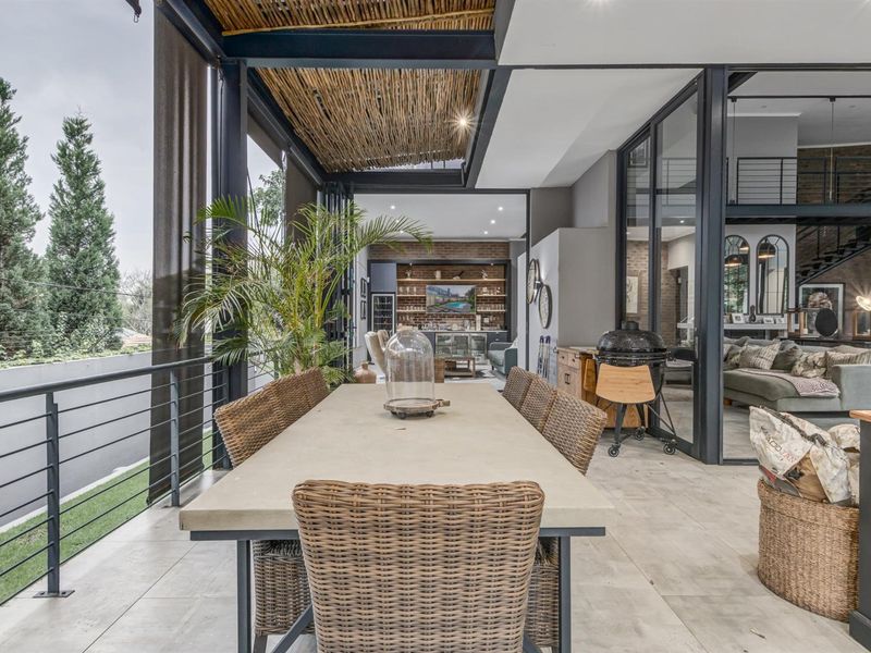 5bed 4bath beautiful home in a Boomed Enclave for Sale in Bryanston - Photo 4