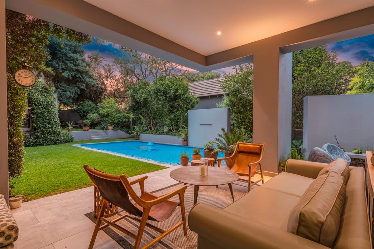 5bed 4bath beautiful home in a Boomed Enclave for Sale in Bryanston - Photo 3