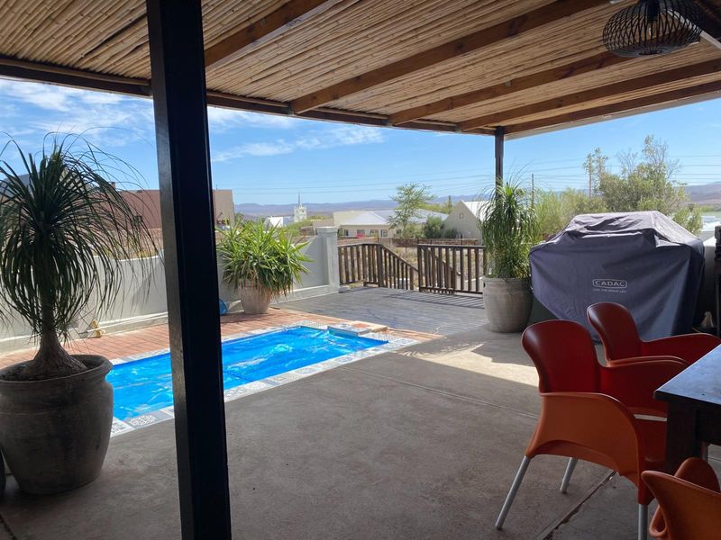 Charming 3-Bedroom Home with Mountain Views - Photo 4