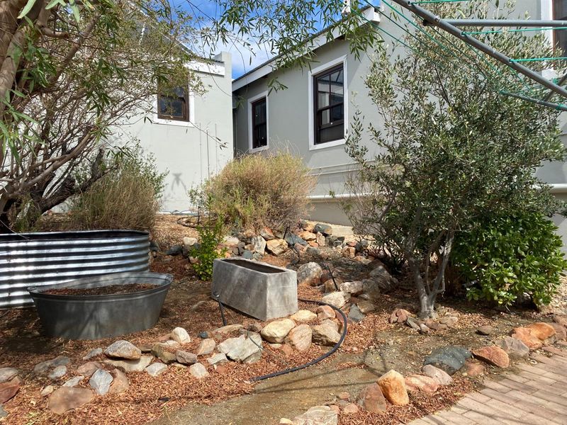 Charming 3-Bedroom Home with Mountain Views - Photo 7