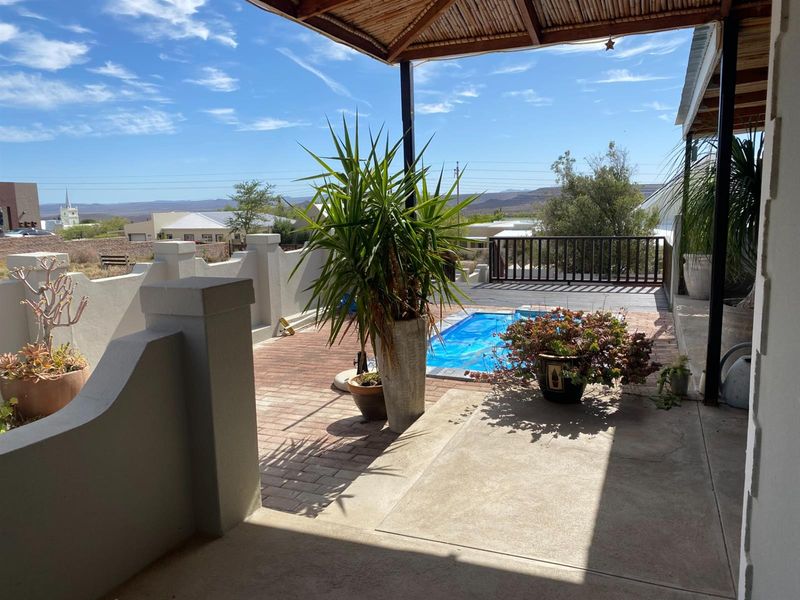 Charming 3-Bedroom Home with Mountain Views - Photo 5