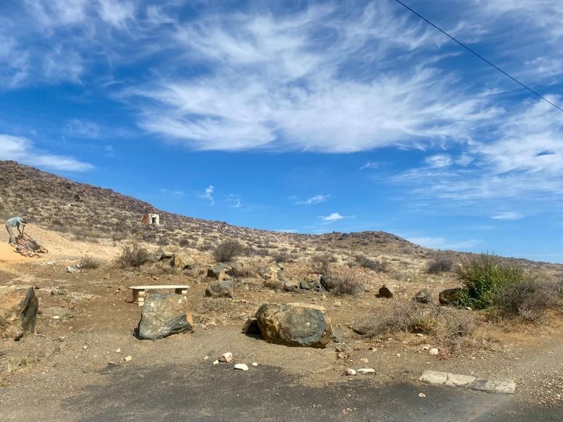 Charming 3-Bedroom Home with Mountain Views - Photo 3