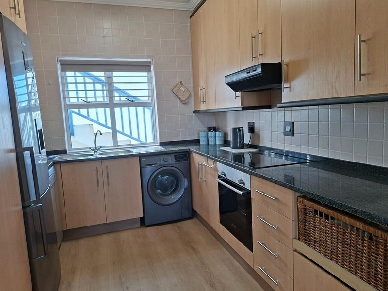 Modern Ground-Floor Corner Unit in the Heart of Summerstrand - Photo 8