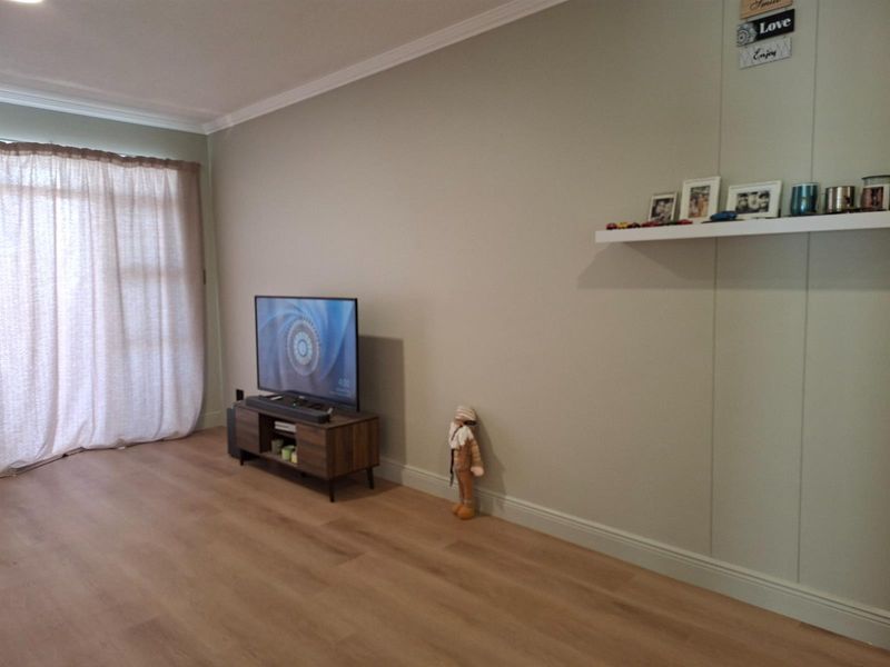 Modern Ground-Floor Corner Unit in the Heart of Summerstrand - Photo 5