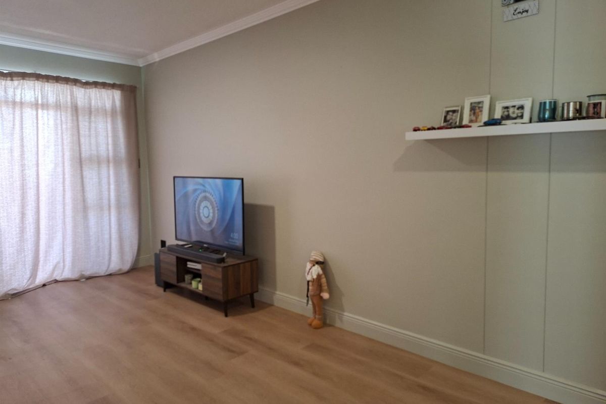 Modern Ground-Floor Corner Unit in the Heart of Summerstrand - Photo 5