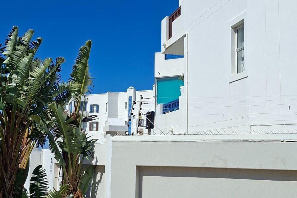 Modern Ground-Floor Corner Unit in the Heart of Summerstrand - Photo 3