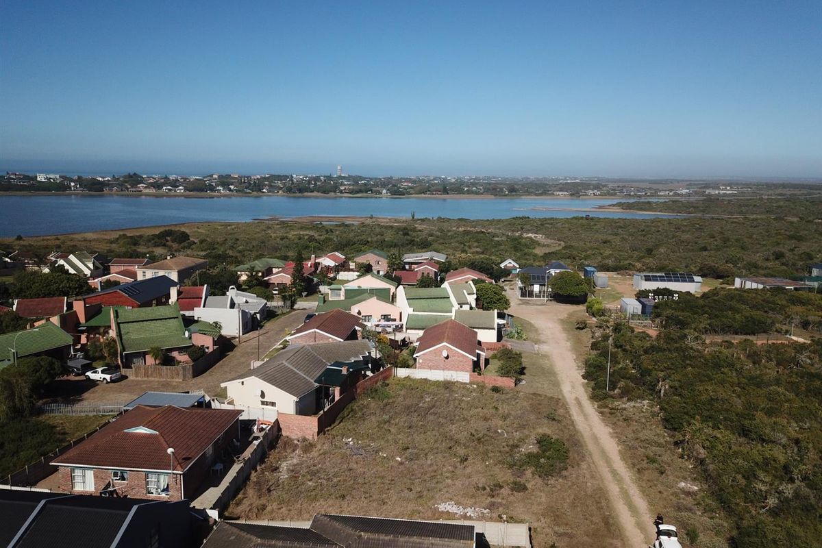 Affordable Coastal Opportunity - Level 306sqm Stand in Quiet Aston Bay - Photo 2