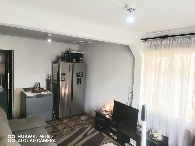 2 Bedroom House for Sale in Trenance Manor, Phoenix, KwaZulu Natal - Photo 7