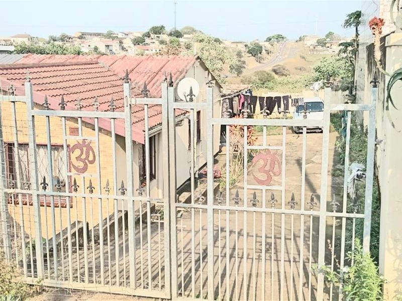 2 Bedroom House for Sale in Trenance Manor, Phoenix, KwaZulu Natal - Photo 2