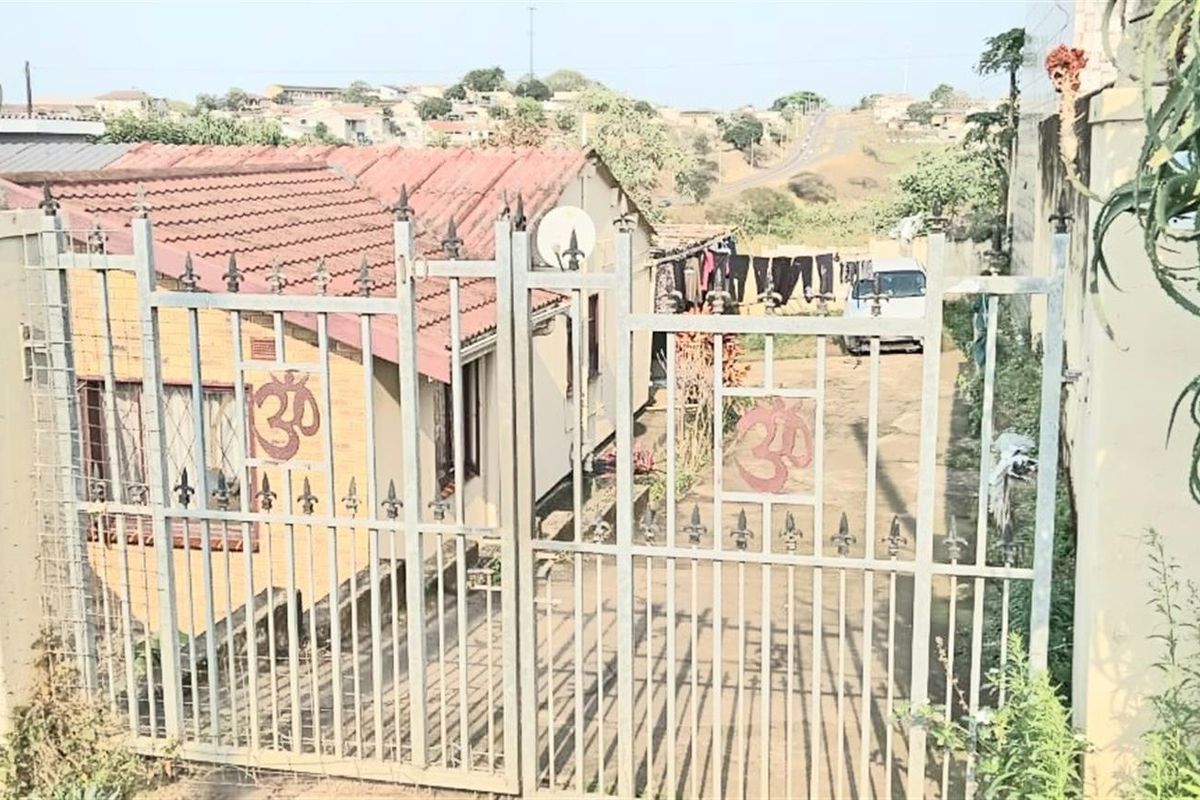 2 Bedroom House for Sale in Trenance Manor, Phoenix, KwaZulu Natal - Photo 2