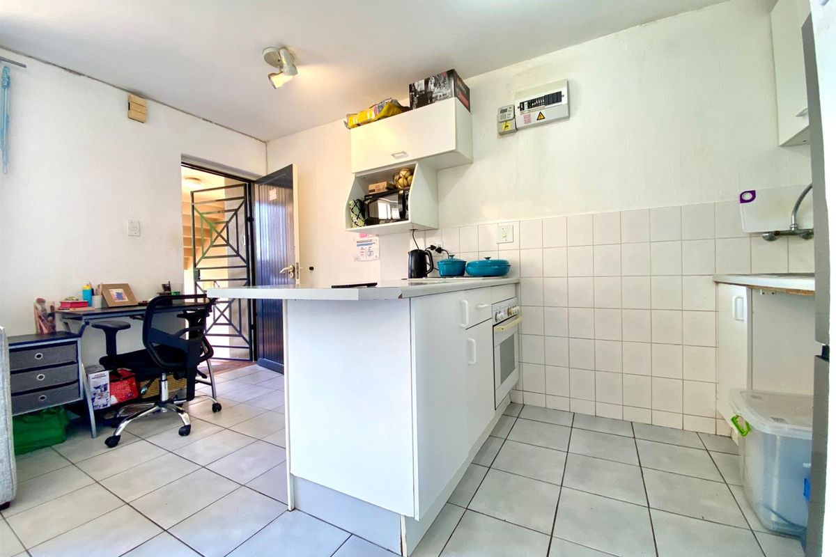 1 Bed Apartment For Sale in Bryanston - Photo 5