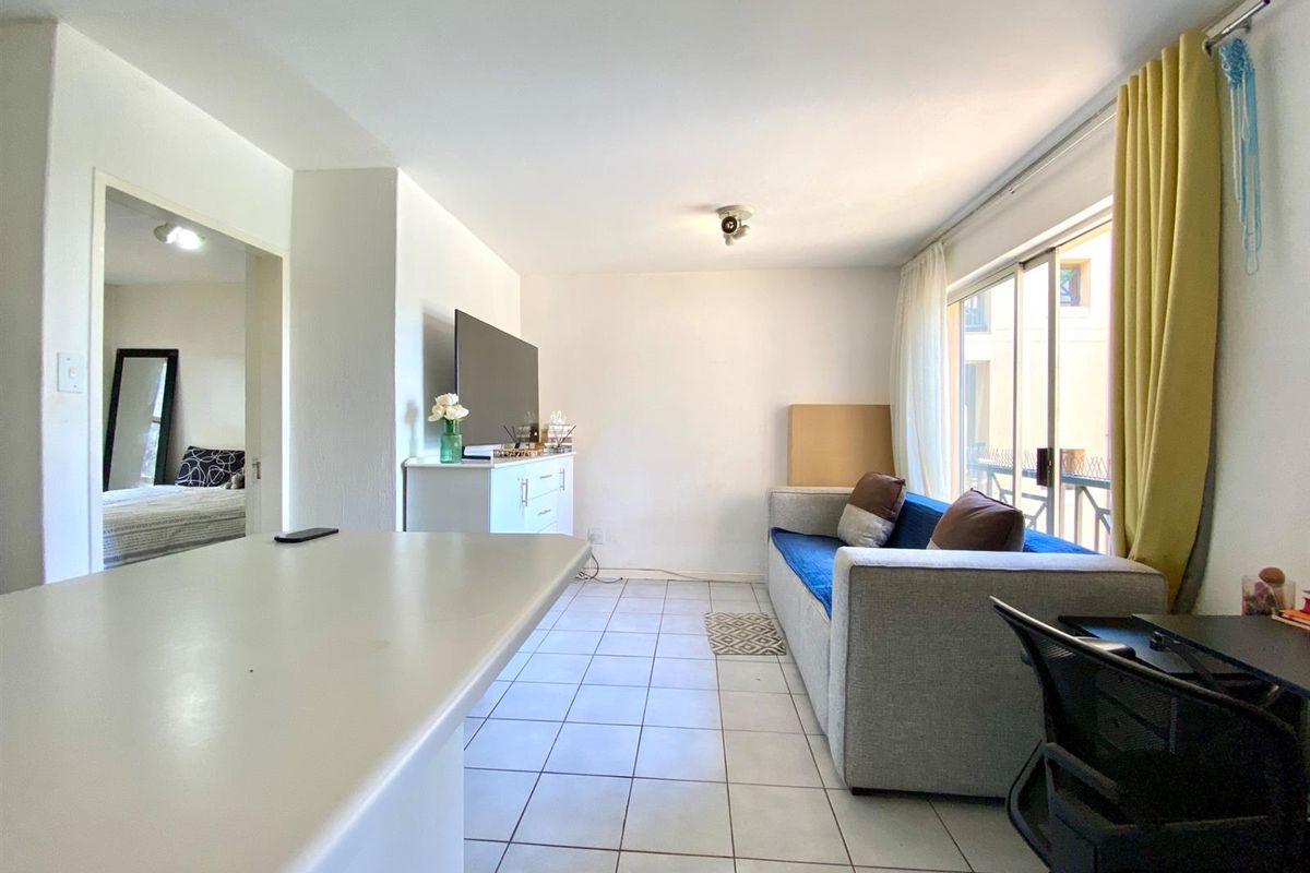 1 Bed Apartment For Sale in Bryanston - Photo 2