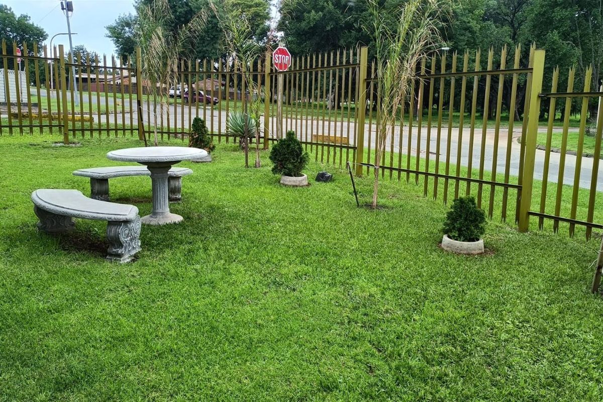 Business For Sale in Witbank Ext 16, Witbank - Photo 2