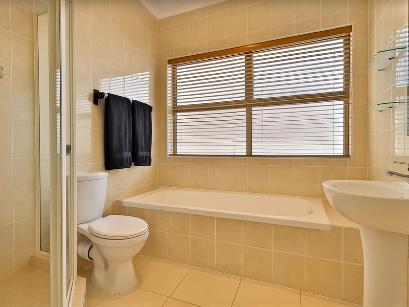 Guest House For Sale in Melkbosstrand - Photo 10