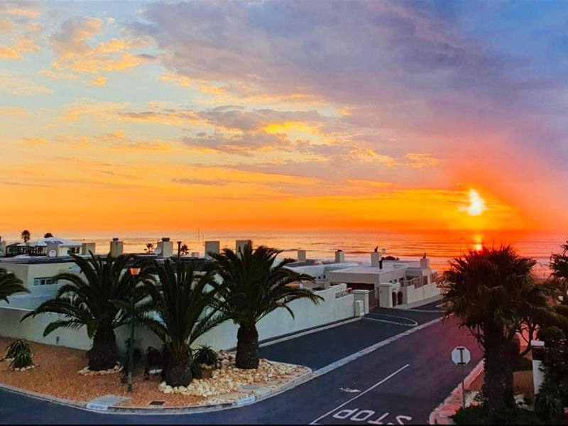 Guest House For Sale in Melkbosstrand - Photo 3