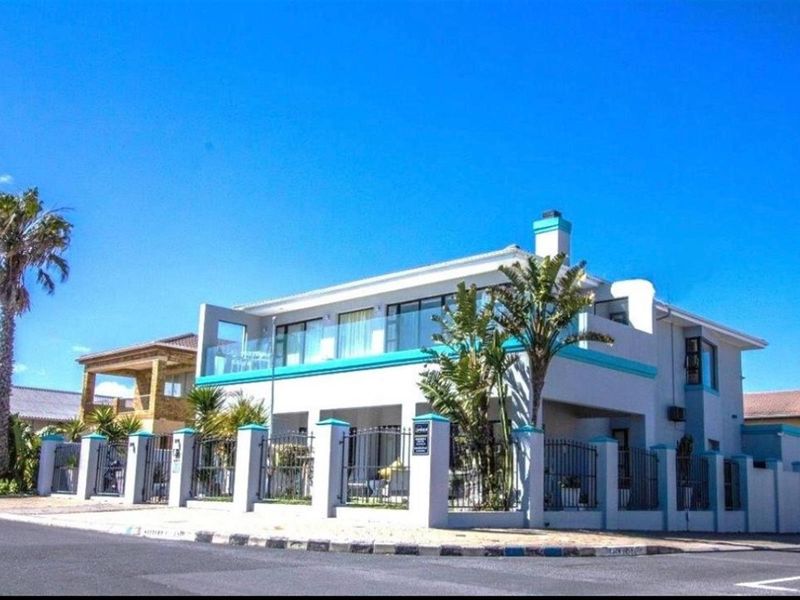 Guest House For Sale in Melkbosstrand - Photo 2