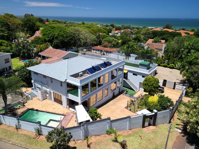 7 Bedroom Double-Story Mansion in Durban North, Durban, KwaZulu Natal - Photo 3