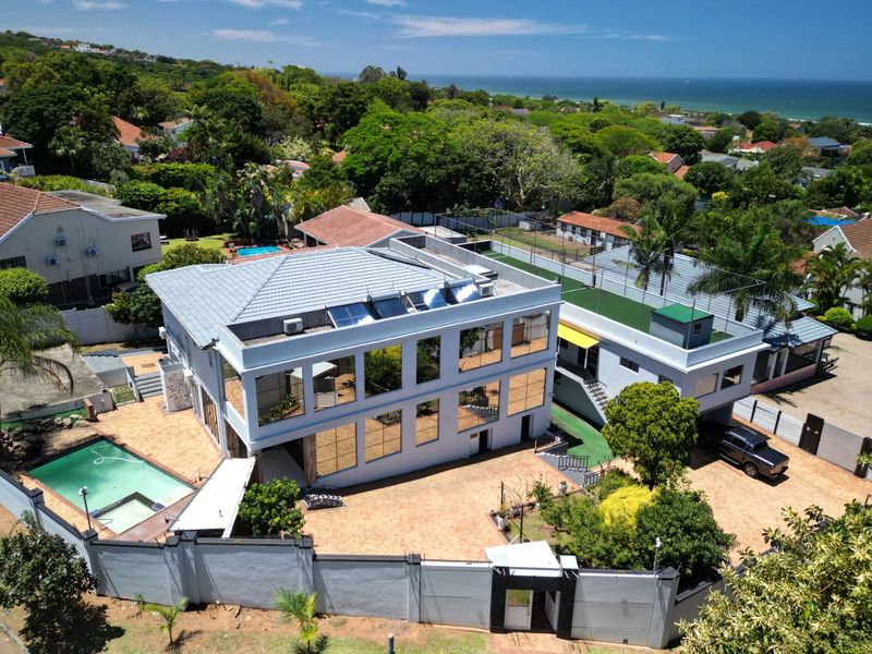 7 Bedroom Double-Story Mansion in Durban North, Durban, KwaZulu Natal - Photo 2