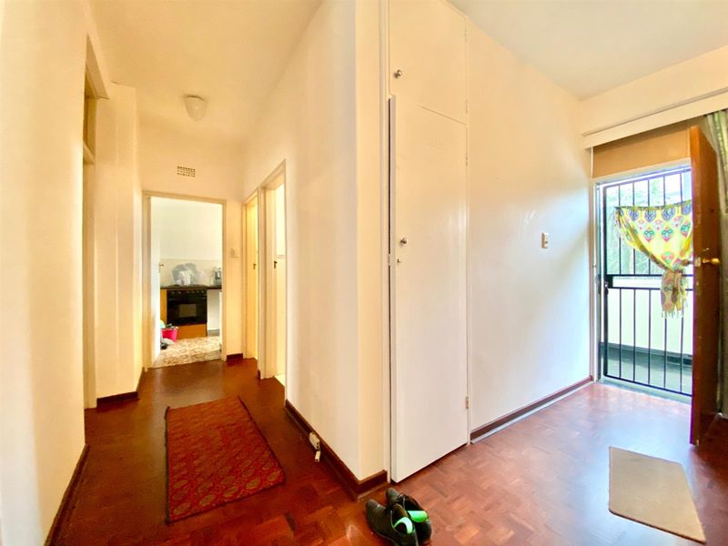 Large 1 Bed Apartment For Sale in Eltonhill! - Photo 7