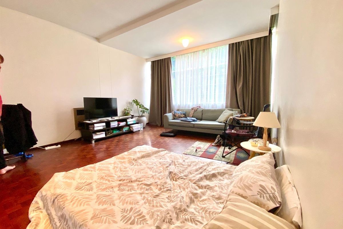 Large 1 Bed Apartment For Sale in Eltonhill! - Photo 5