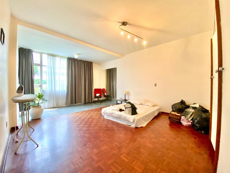 Large 1 Bed Apartment For Sale in Eltonhill! - Photo 9