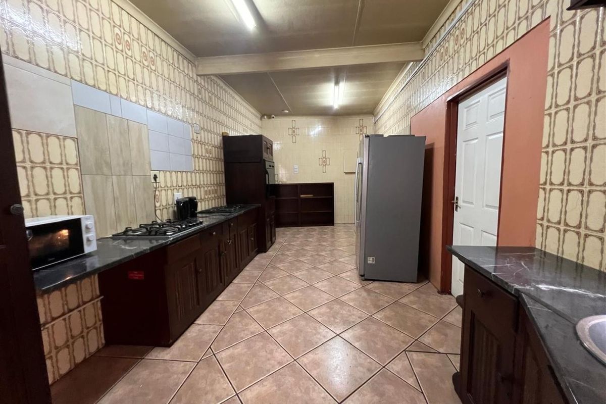 A 20 Bedroom house for sale in Bedworthpark, Vereeniging - Photo 4