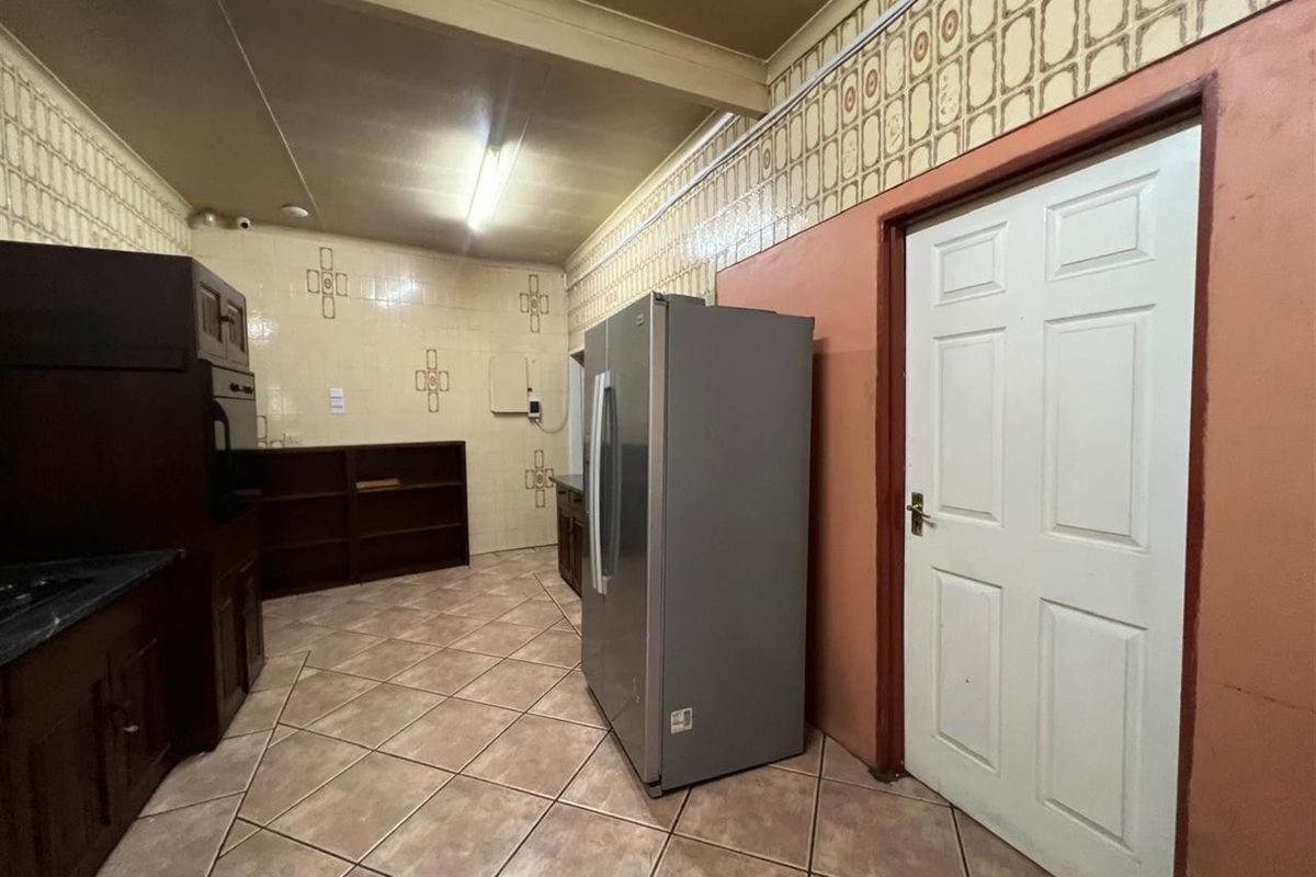 A 20 Bedroom house for sale in Bedworthpark, Vereeniging - Photo 5