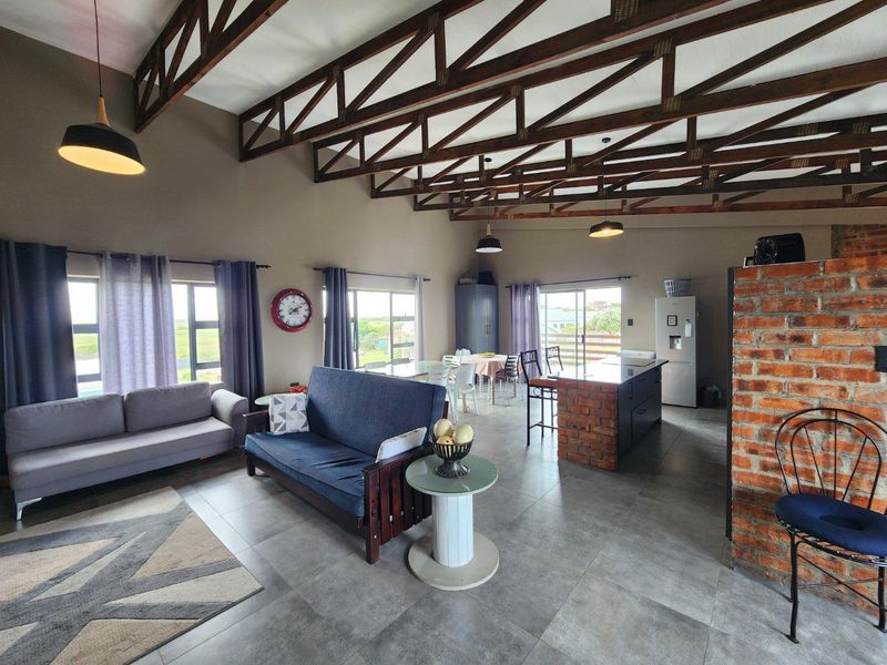 Prime property in Paradise Beach Jeffrey's Bay - Photo 2