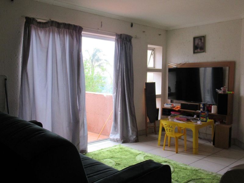 2 Bedroom 1 Bathroom cozy Apartment For Sale in Winchester Hills, Johannesburg - Photo 10