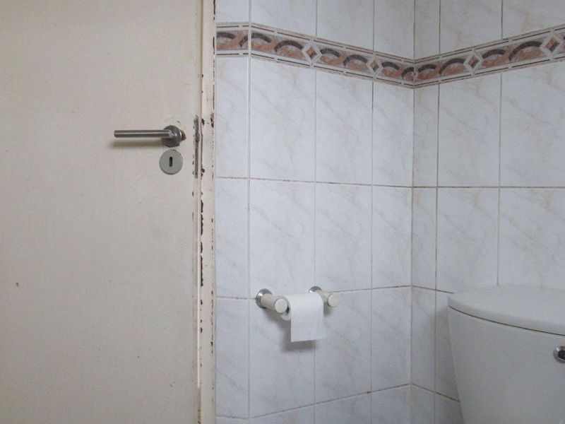 2 Bedroom 1 Bathroom cozy Apartment For Sale in Winchester Hills, Johannesburg - Photo 6