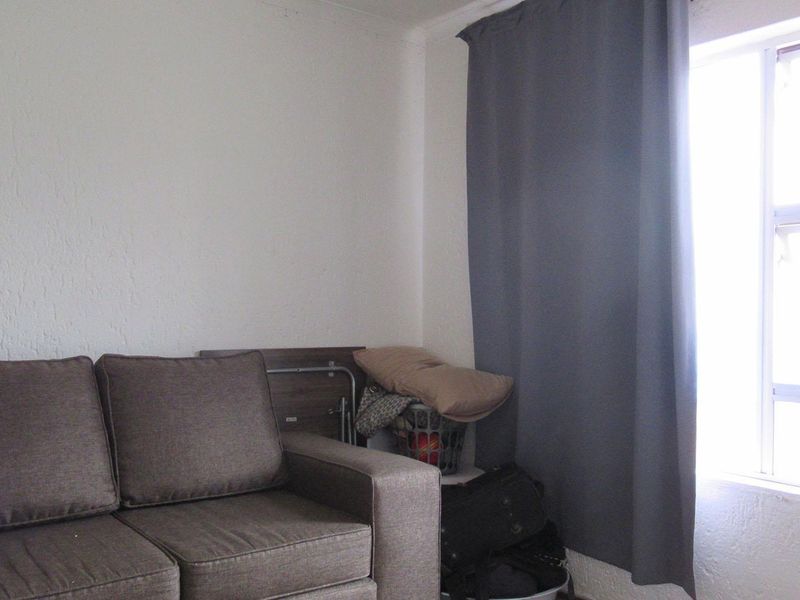 2 Bedroom 1 Bathroom cozy Apartment For Sale in Winchester Hills, Johannesburg - Photo 7