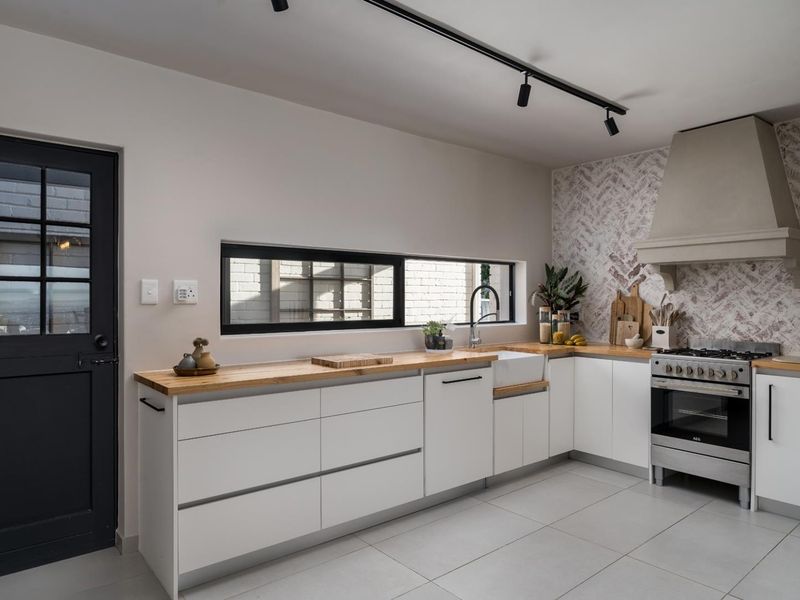 House For Sale in Mountainside, Gordons Bay - Photo 7