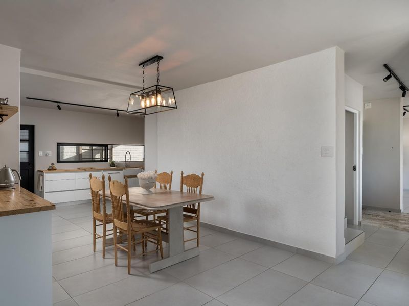 House For Sale in Mountainside, Gordons Bay - Photo 6