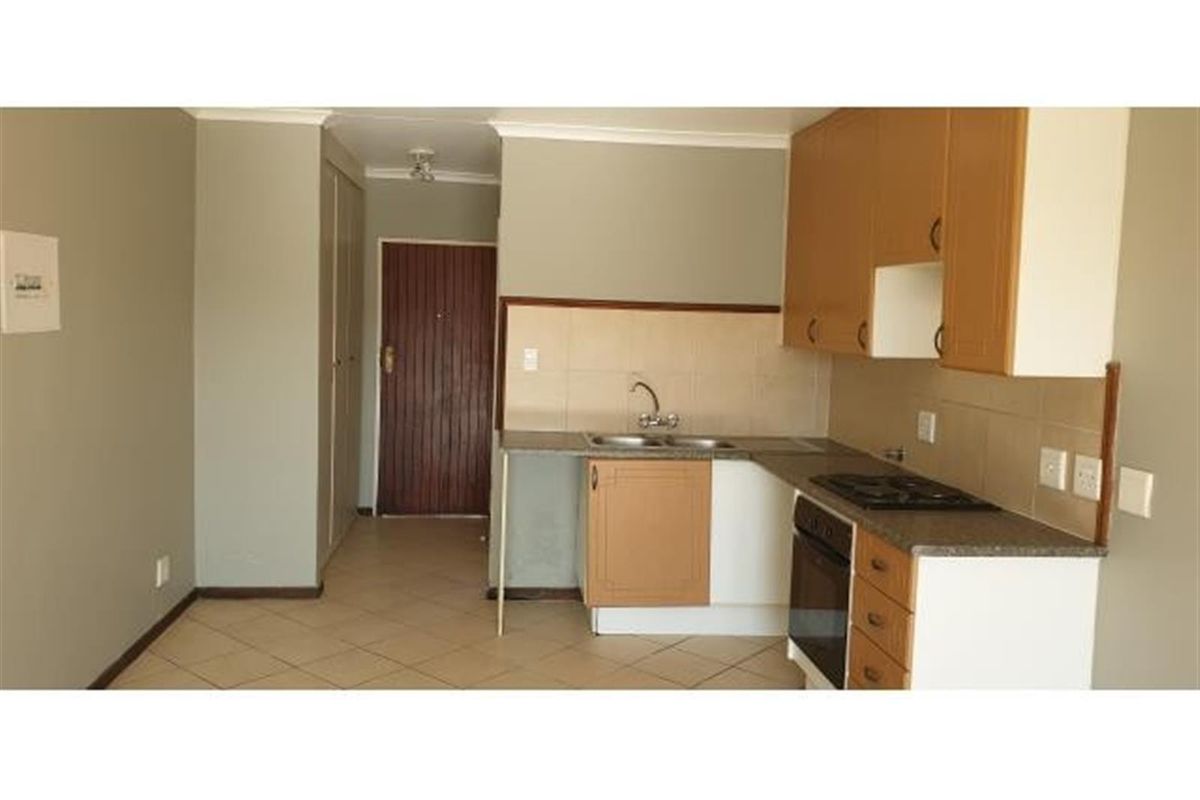 Bachelor apartment available for rent in Sage wood - Photo 5