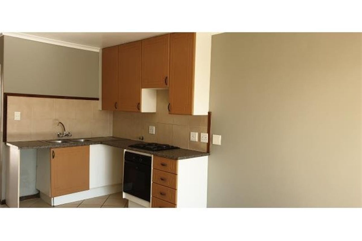 Bachelor apartment available for rent in Sage wood - Photo 4
