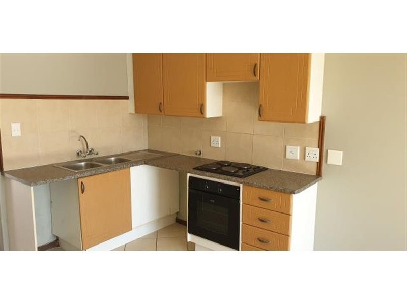 Bachelor apartment available for rent in Sage wood - Photo 4