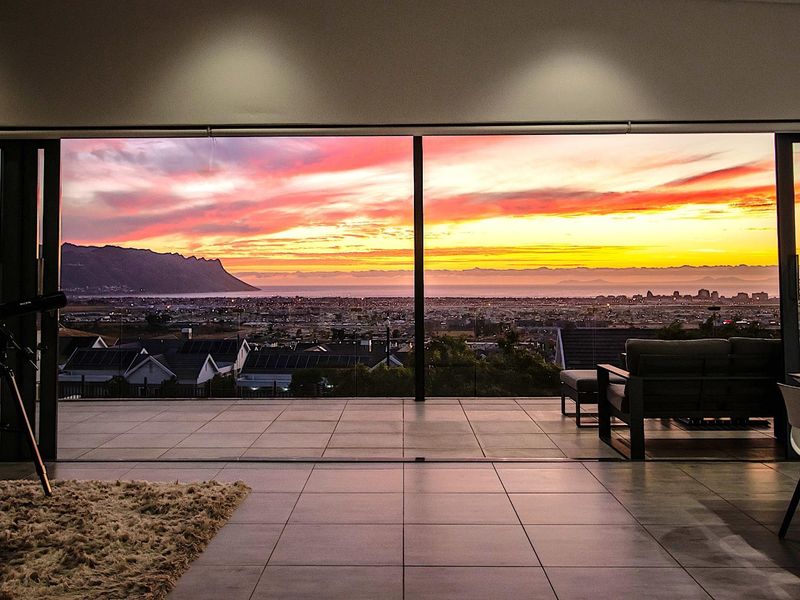 House For Sale in Fairhaven Country Estate, Dennegeur, Somerset West - Photo 1