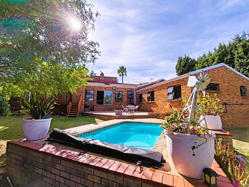 House with a Flat For Sale in Goedemoed, Durbanville - Photo 1