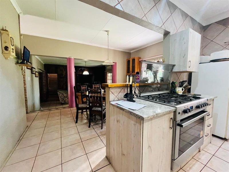 House For Sale in Vanderbijlpark SE 4 - Photo 6