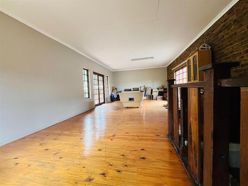 House For Sale in Vanderbijlpark SE 4 - Photo 4